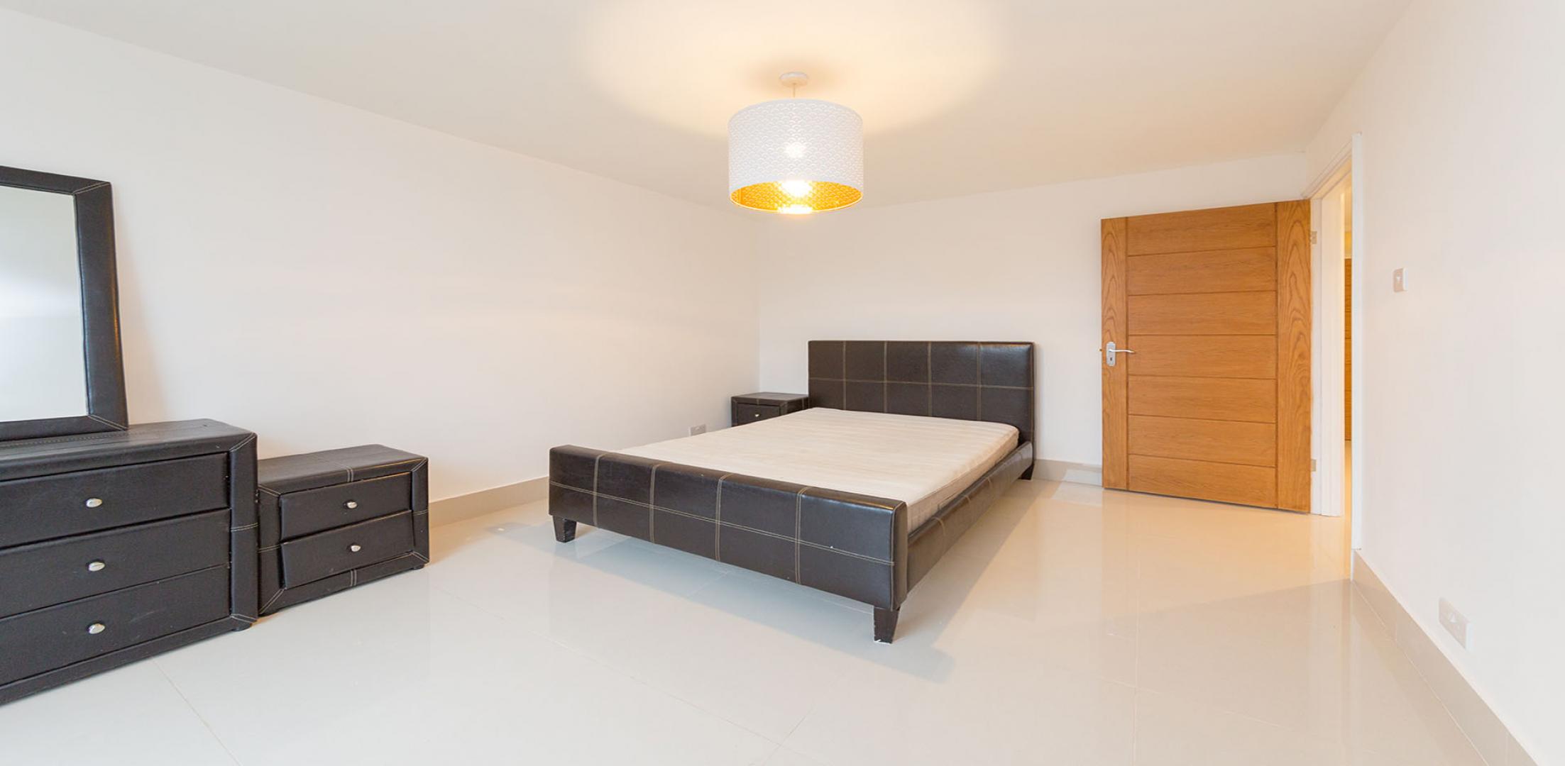 			LET, 2 Bedroom, 1 bath, 1 reception Flat			 Brondesbury Villas, KILBURN